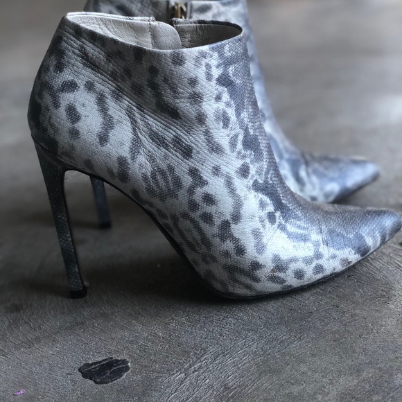 Gucci snake print booties - Picture 4 of 4